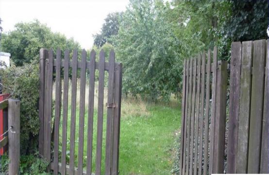 <p>Großes Baugrundstück in unmittelbarer Rurnähe in Süd Düren</p>
