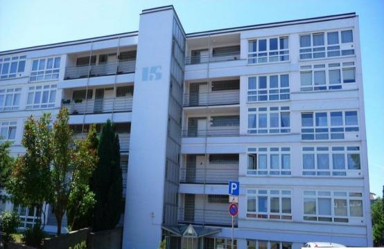 <p>Helle, sehr zentrale Stadtwohnung mit Loggia in Bahnhofsnähe</p>