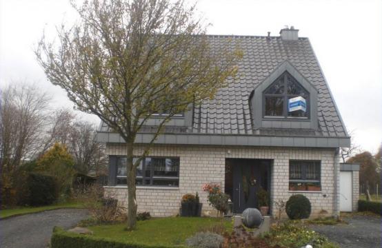 <p>Idyllisch gelegenes, exclusives Architektenhaus mit Außenpool, für den gehobenen Anspruch!</p>