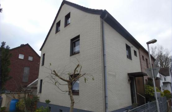 <p>Komplett saniertes EFHaus incl. Garage und Garten in zentraler Lage</p>
