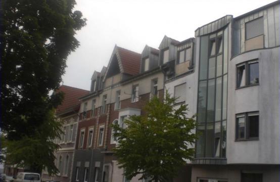 <p>Moderne Stadtwohnung mit Balkon</p>