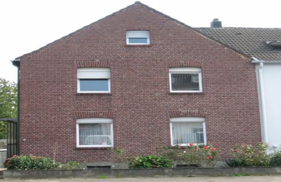 <p>1-2 Fam. Haus. Ideal für Handwerker! Ersetzen Sie Eigenkapital durch Eigenleistung.</p>
