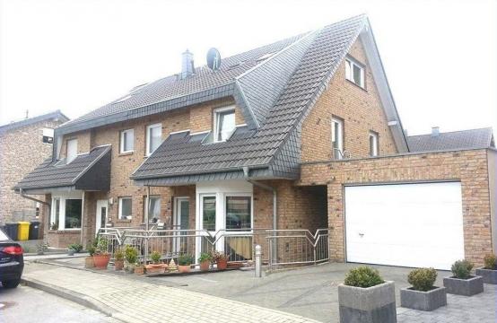 Exclusives, modernes EFH mit Einliegerwohnung !! Viel Wohnfläche für Anspruchsvolle.