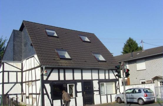 Grüne Oase - idyllisches Fachwerkhaus mit großem Garten im Herzen von Pützchen!