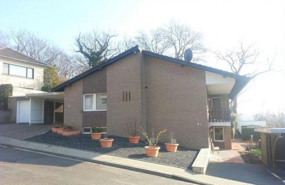 Freistehendes 2 Familienhaus in TOP LAGE ! Wohnen, Arbeiten,Teil- Vermieten-dieses Haus rechnet sich