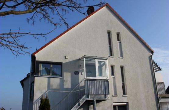 <p>Neuwertige 4 Zi-Maisonette-Wohnung im Reihenhausstil</p>