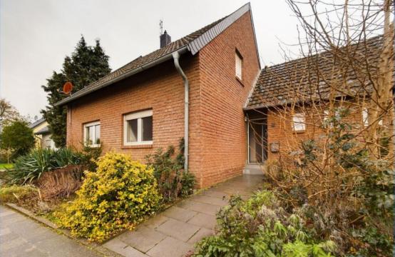 Großzügiges EFH mit über 843 m² Garten & Garage in ruhiger, zentraler.