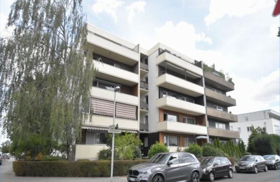 **FAST GESCHENKT***große vermietete 5 Zimmer ETW mit Garage und tollem Blick über Düren